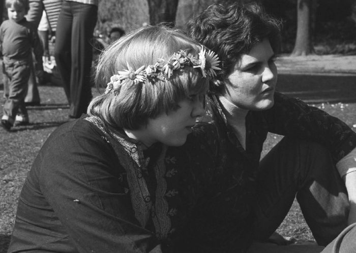 Rennie Ellis at Gay Pride Week, September 1973: picnic in the Melbourne Botanical Gardens. [Photograph]